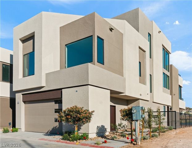 66 Lakefront Drive, Henderson, NV 89011