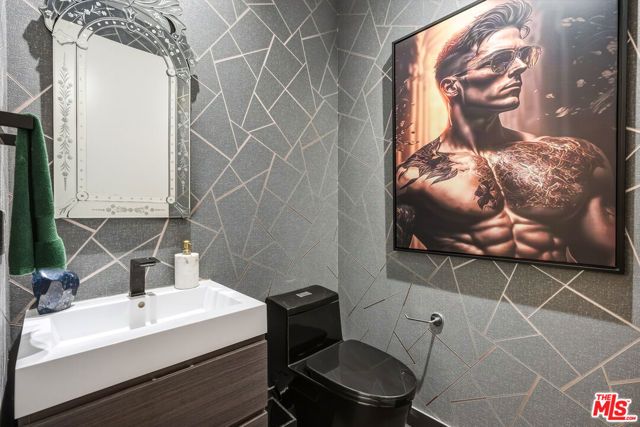 5400 Playa Vista Drive 23, Los Angeles, CA 90094