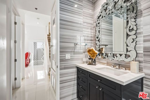 5400 Playa Vista Drive 23, Los Angeles, CA 90094
