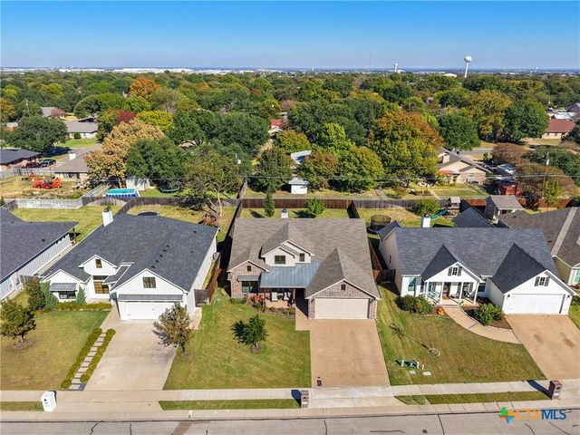 10317 Fallen Leaf Drive, Waco, TX 76712