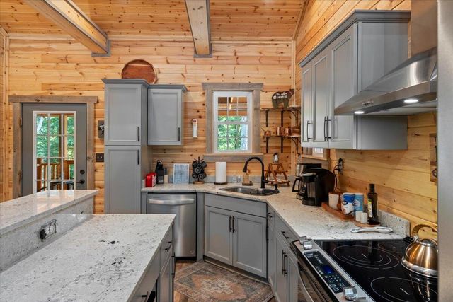 259 Heavenly Lane, Frenchburg, KY 40322