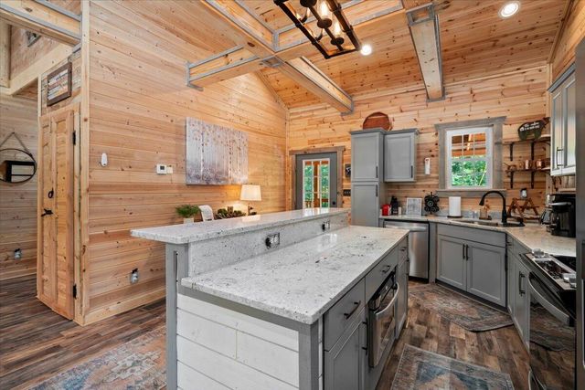 259 Heavenly Lane, Frenchburg, KY 40322