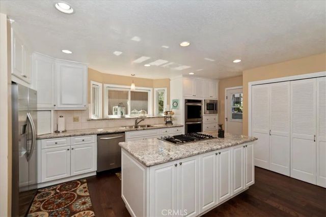 28065 Peninsula North, Lake Arrowhead, CA 92352