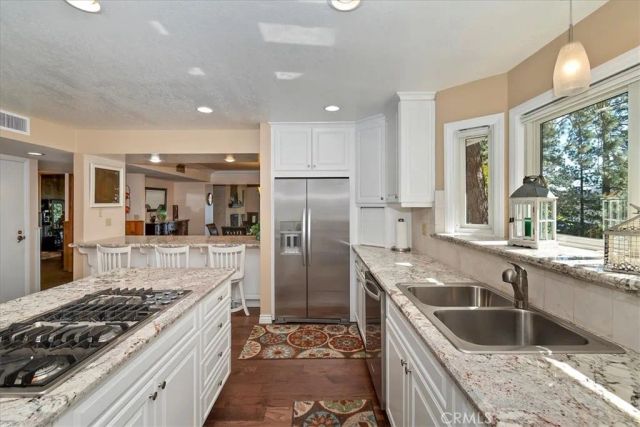 28065 Peninsula North, Lake Arrowhead, CA 92352