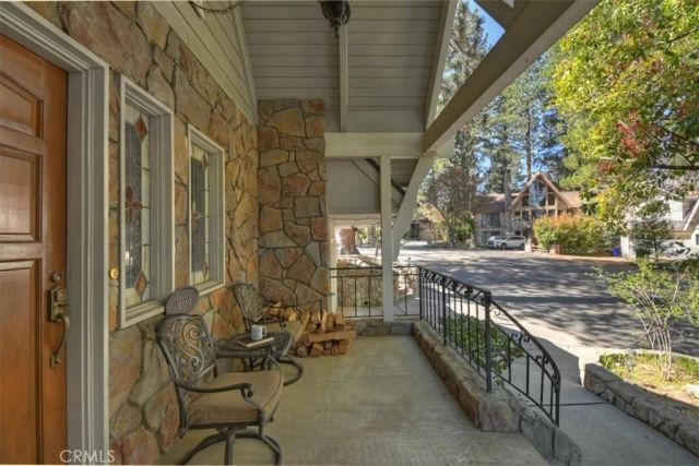 28065 Peninsula North, Lake Arrowhead, CA 92352