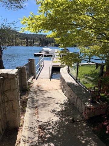 28065 Peninsula North, Lake Arrowhead, CA 92352