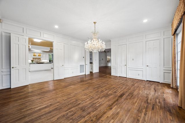 10 Stillforest Street, Piney Point Village, TX 77024