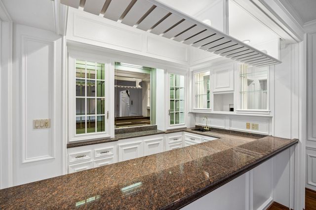 10 Stillforest Street, Piney Point Village, TX 77024