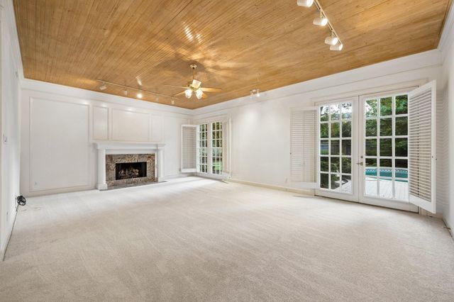 10 Stillforest Street, Piney Point Village, TX 77024