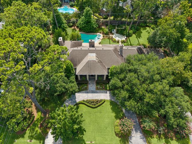 10 Stillforest Street, Piney Point Village, TX 77024