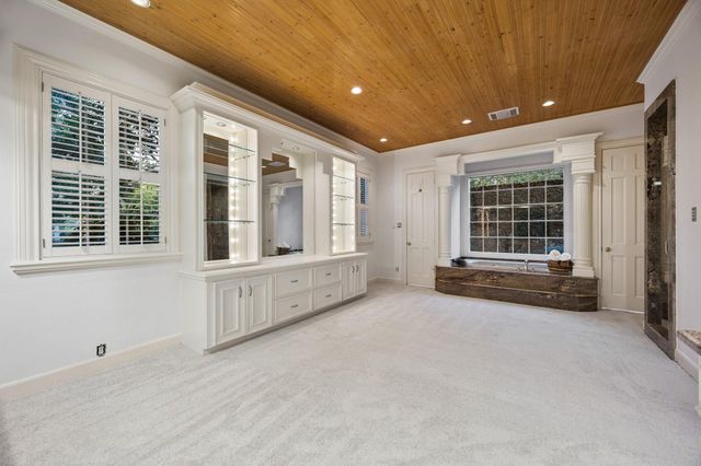 10 Stillforest Street, Piney Point Village, TX 77024