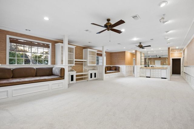 10 Stillforest Street, Piney Point Village, TX 77024