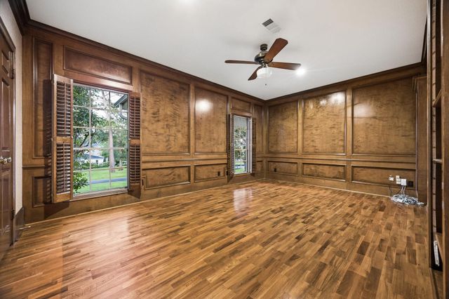 10 Stillforest Street, Piney Point Village, TX 77024