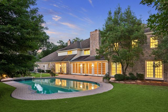10 Stillforest Street, Piney Point Village, TX 77024