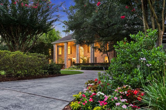 10 Stillforest Street, Piney Point Village, TX 77024