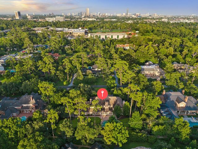 10 Stillforest Street, Piney Point Village, TX 77024