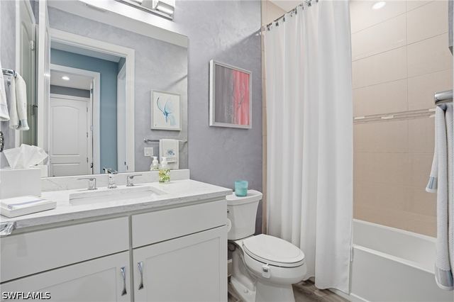 8876 Spotted Towhee DR, Naples, FL 34120