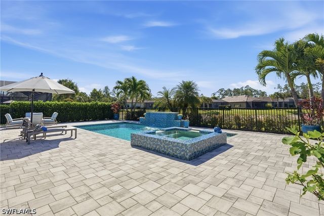 8876 Spotted Towhee DR, Naples, FL 34120