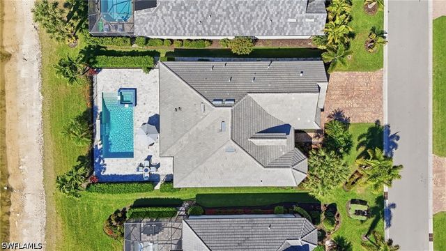 8876 Spotted Towhee DR, Naples, FL 34120