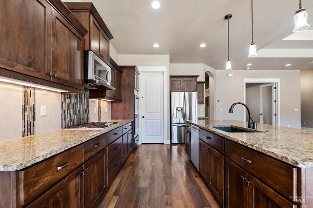 24710 Blessinger, Star, ID 83669