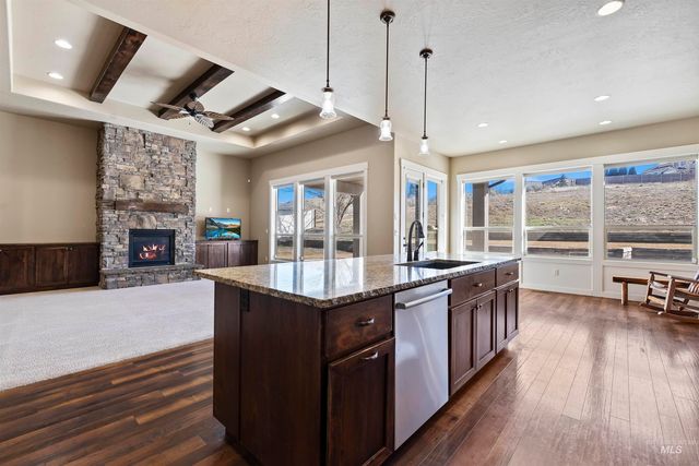 24710 Blessinger, Star, ID 83669