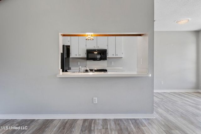 987 Bluff Ridge, Biloxi, MS 39532