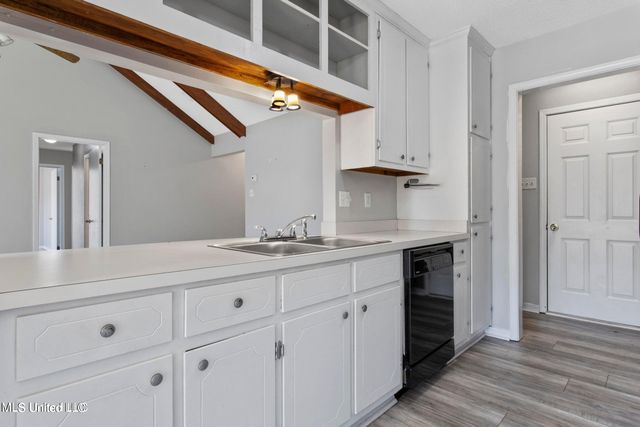 987 Bluff Ridge, Biloxi, MS 39532