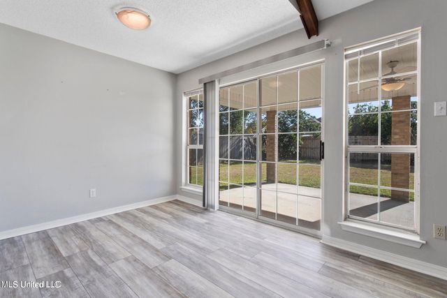 987 Bluff Ridge, Biloxi, MS 39532