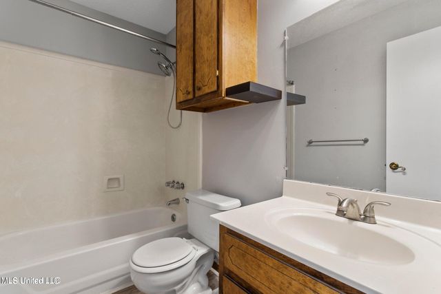 987 Bluff Ridge, Biloxi, MS 39532