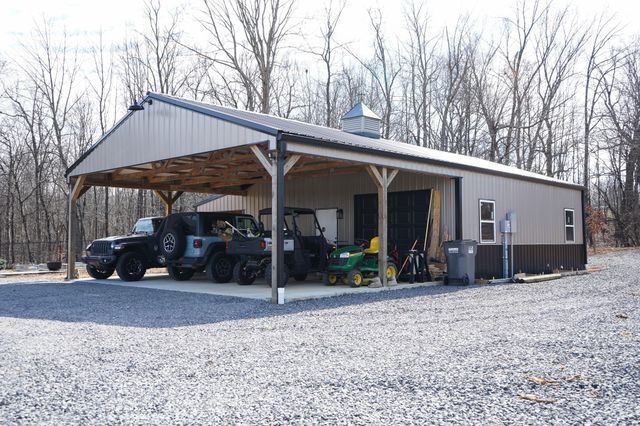 138 Belcher Hollow Rd, Cottontown, TN 37048