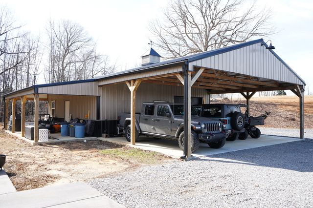 138 Belcher Hollow Rd, Cottontown, TN 37048