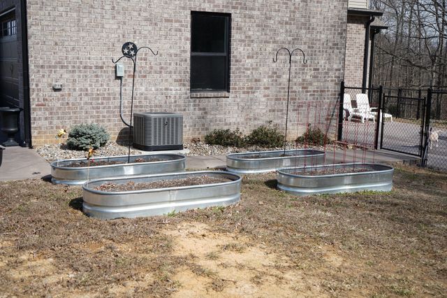 138 Belcher Hollow Rd, Cottontown, TN 37048