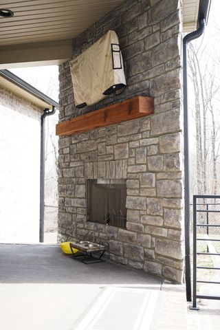 138 Belcher Hollow Rd, Cottontown, TN 37048