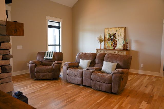 138 Belcher Hollow Rd, Cottontown, TN 37048