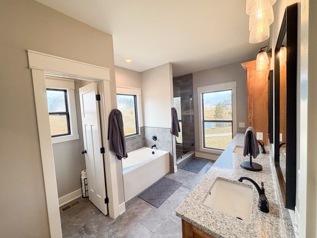 138 Belcher Hollow Rd, Cottontown, TN 37048