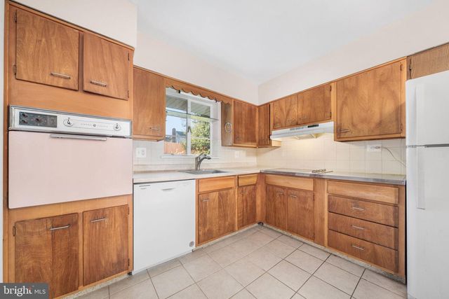 1806 LANSING CT, Mclean, VA 22101