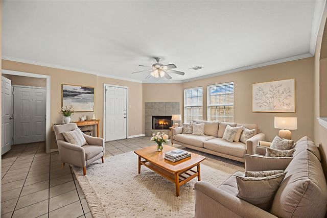 4715 Clover Haven Street, Dallas, TX 75227
