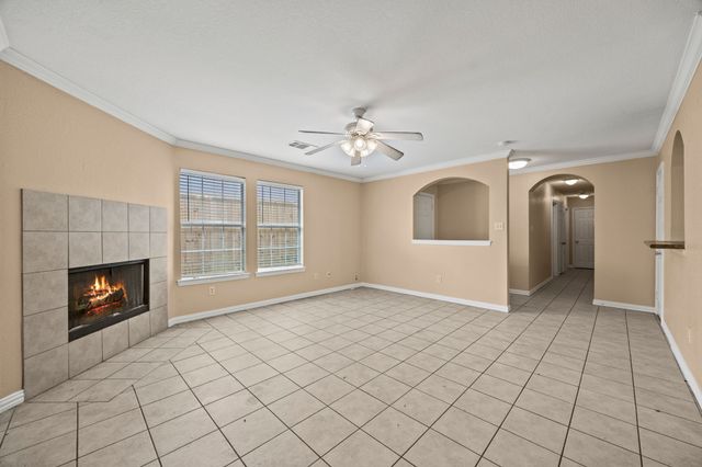 4715 Clover Haven Street, Dallas, TX 75227