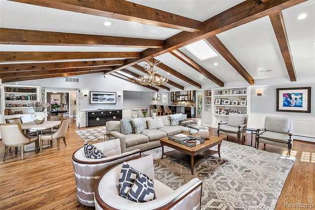 232 Guilford Road, Bloomfield Hills, MI 48304