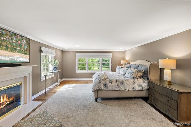 232 Guilford Road, Bloomfield Hills, MI 48304