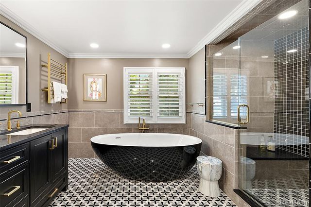 232 Guilford Road, Bloomfield Hills, MI 48304