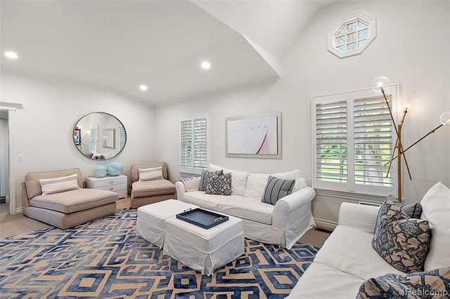 232 Guilford Road, Bloomfield Hills, MI 48304