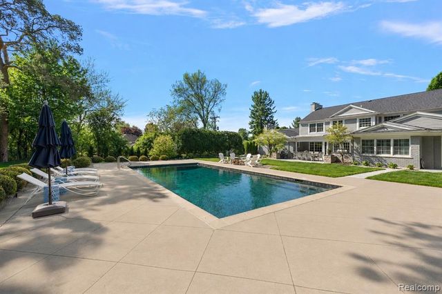232 Guilford Road, Bloomfield Hills, MI 48304