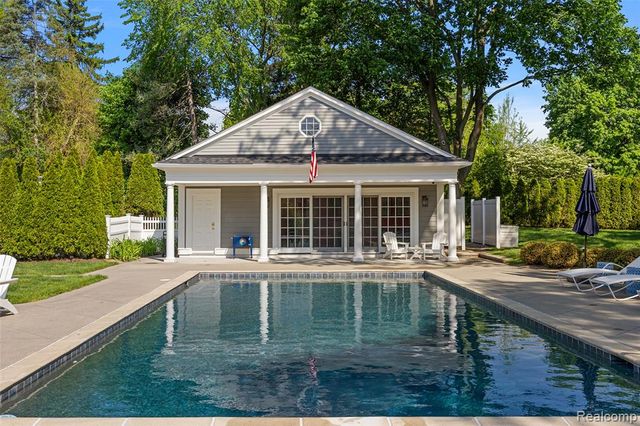 232 Guilford Road, Bloomfield Hills, MI 48304