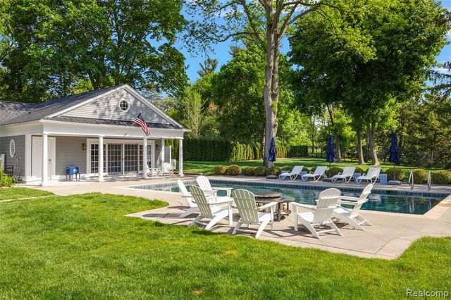 232 Guilford Road, Bloomfield Hills, MI 48304