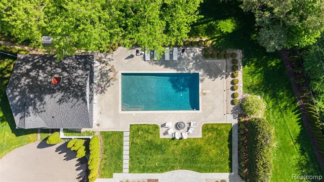 232 Guilford Road, Bloomfield Hills, MI 48304