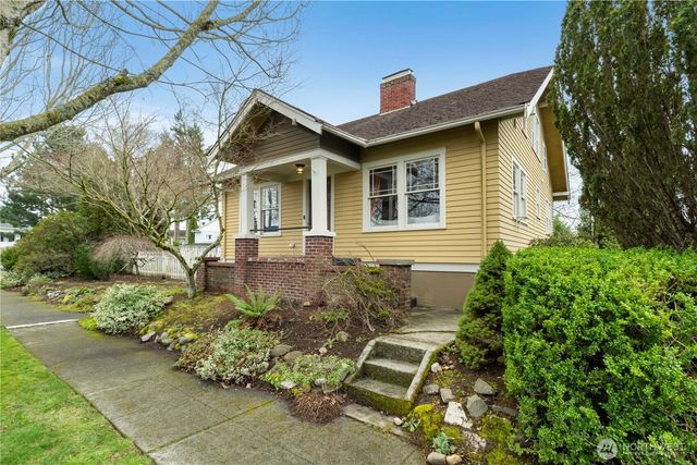 1730 Hillcrest Avenue, Enumclaw, WA 98022