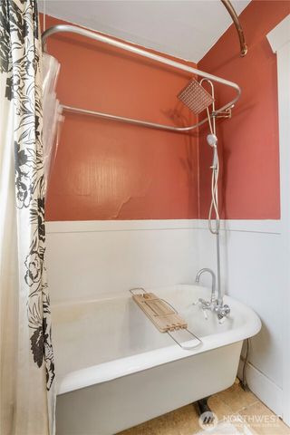 1730 Hillcrest Avenue, Enumclaw, WA 98022