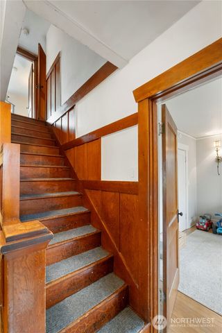 1730 Hillcrest Avenue, Enumclaw, WA 98022