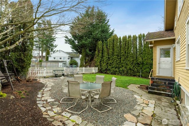 1730 Hillcrest Avenue, Enumclaw, WA 98022